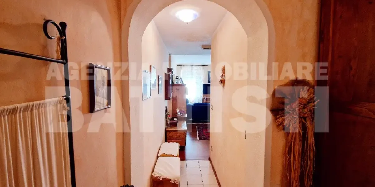 AMPIO ALLOGGIO IN CENTRO
