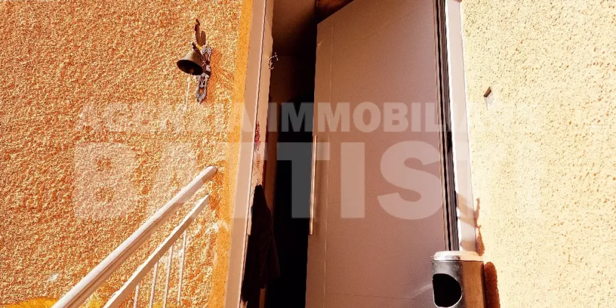 CASETTA CON TERRAZZO