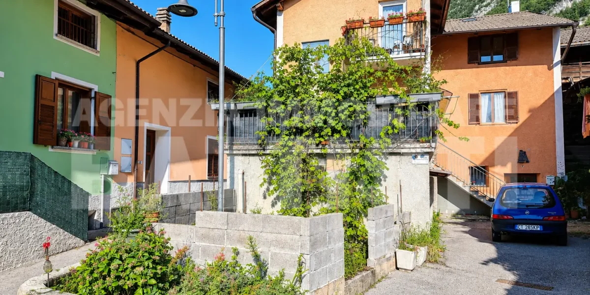 CASETTA CON TERRAZZO