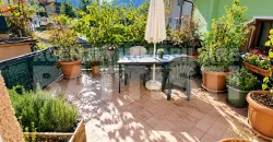 CASETTA CON TERRAZZO