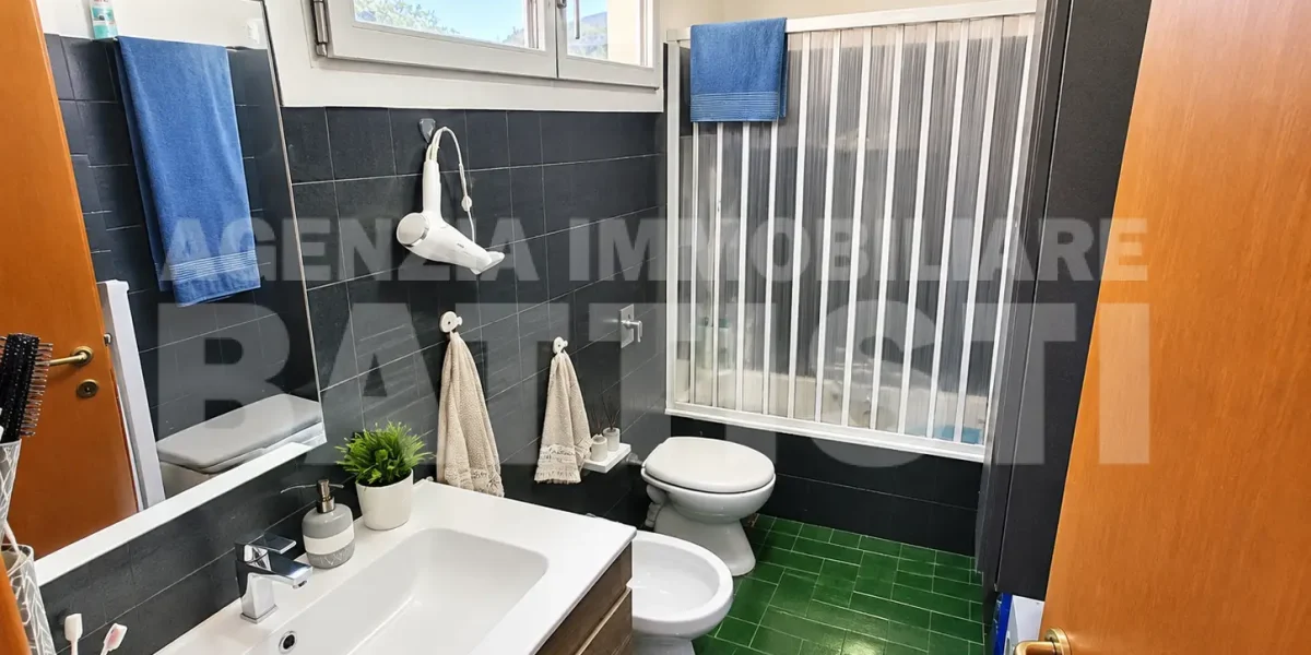 CASETTA CON TERRAZZO