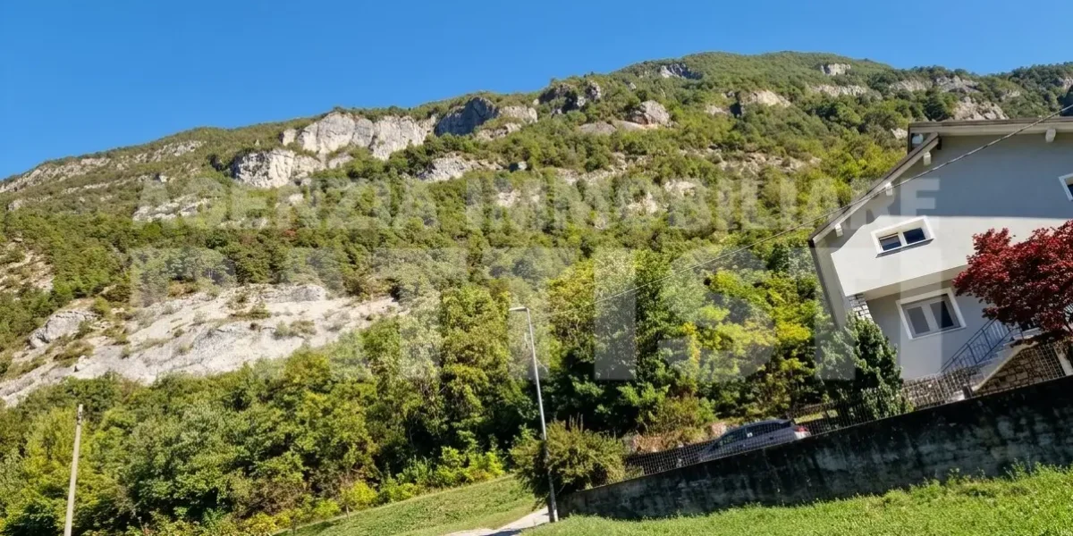CASETTA CON TERRAZZO