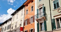 AMPIO ALLOGGIO IN CENTRO