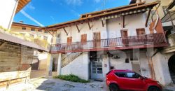 PORZIONE CON NEGOZIO E RUSTICO