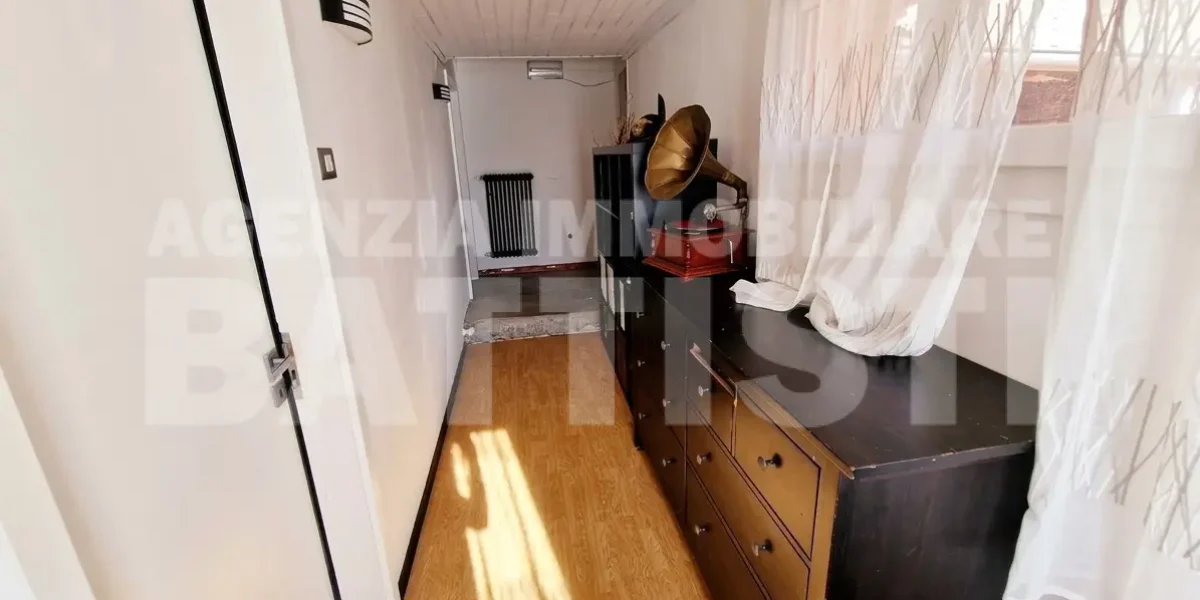 CASETTA CON TERRAZZO