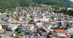 PORZIONE CON NEGOZIO E RUSTICO