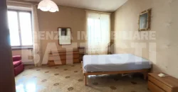 PORZIONE CON NEGOZIO E RUSTICO