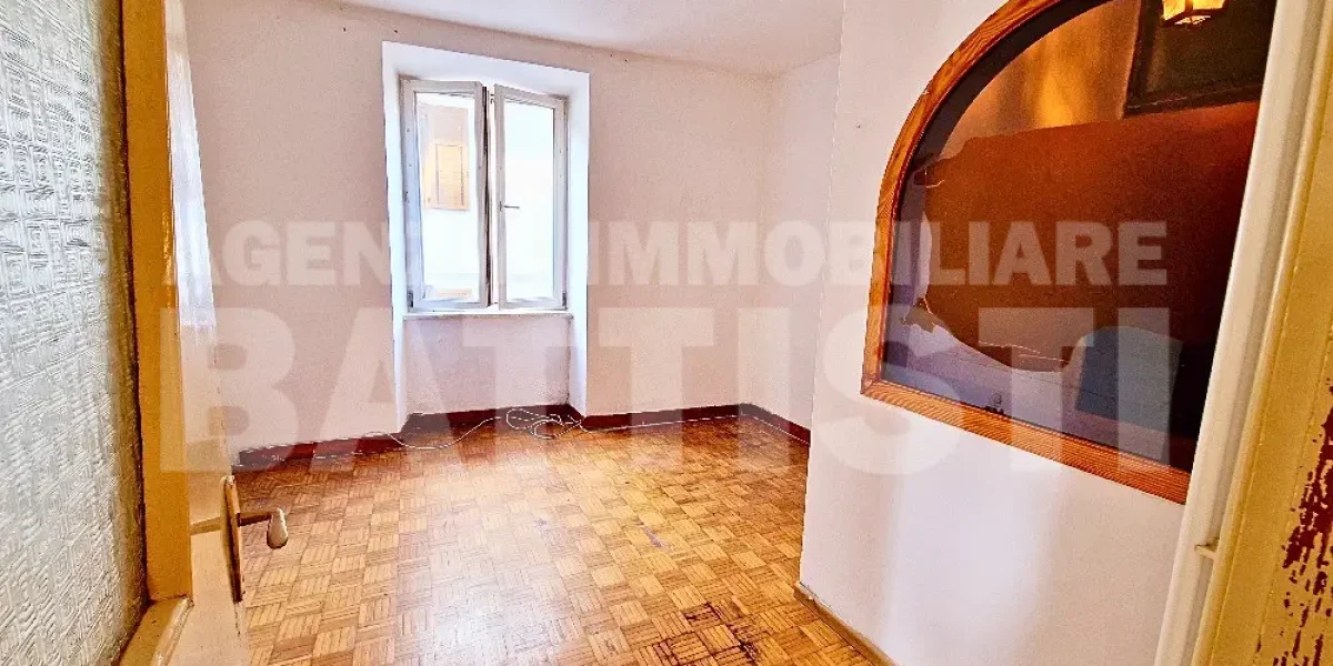 ALLOGGIO IN CENTRO DA RINNOVARE